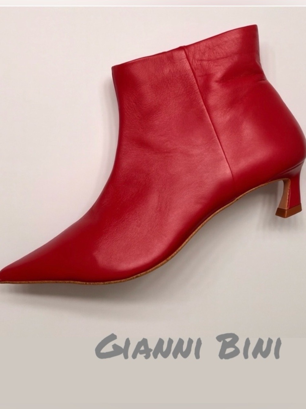 NWOB $140 Gianni Bini, the Georgina Leather Kitten Heel Booties